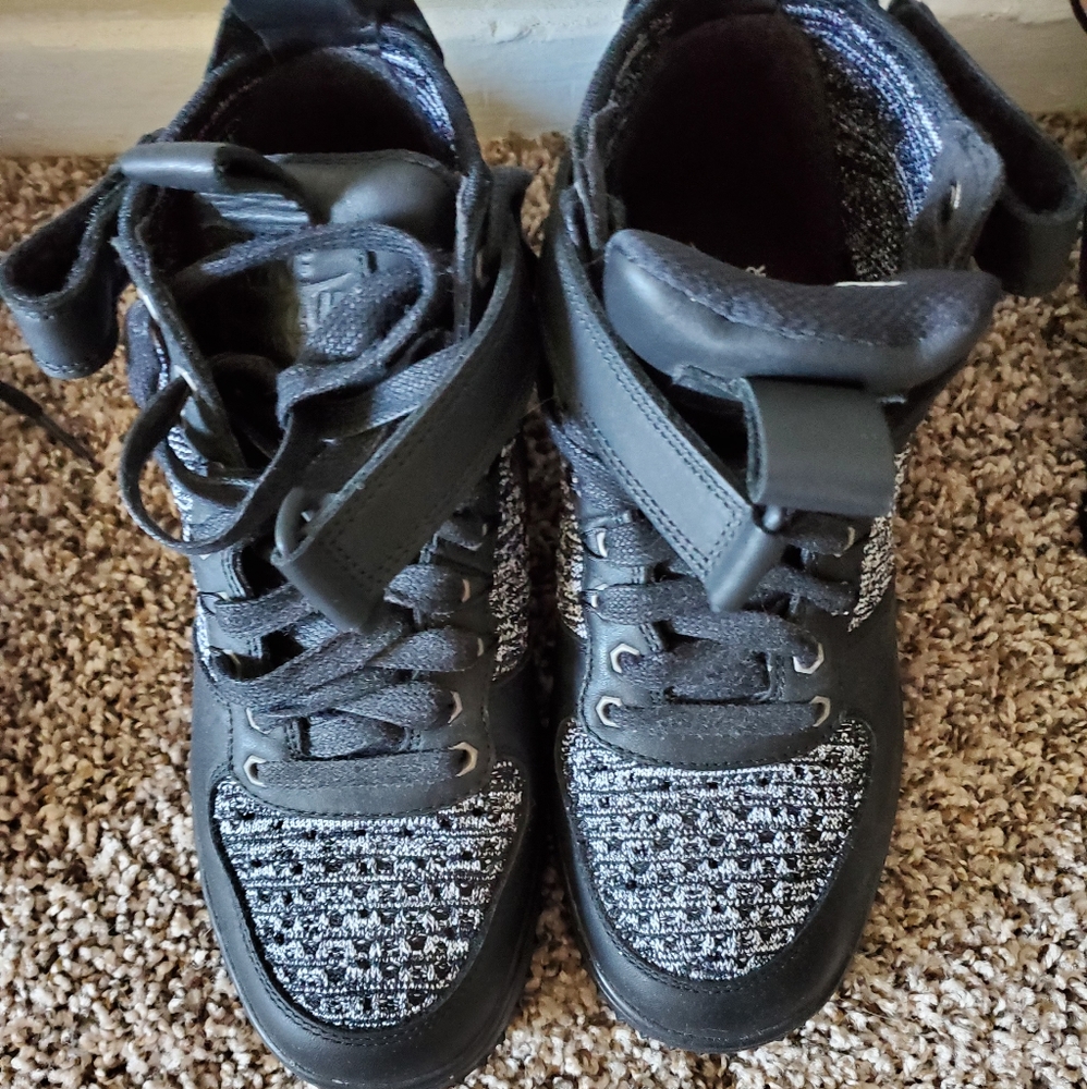 NIKE AIR